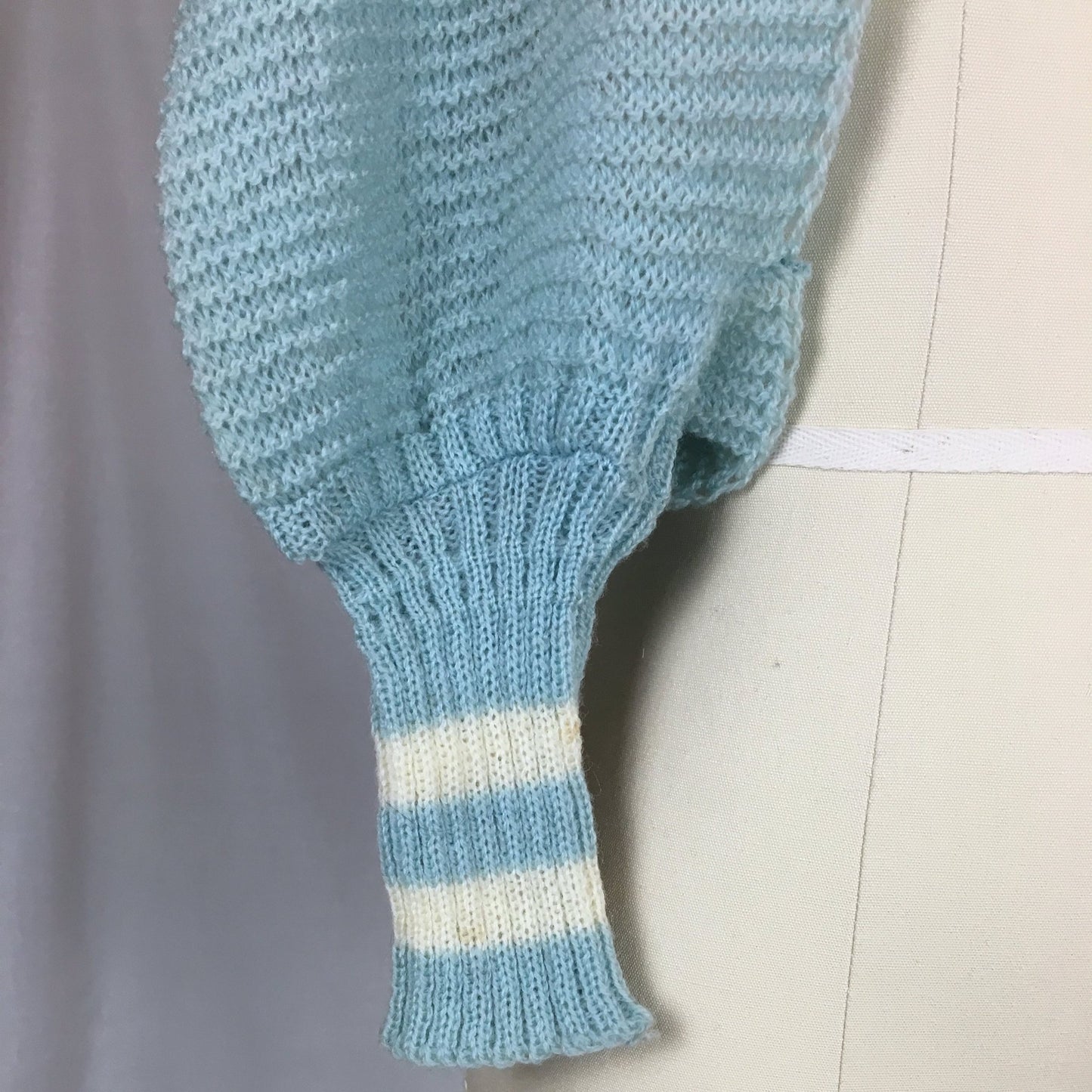 Vintage 1950's Shoulderette Shrug | Baby Blue & White Yarn Knit with Satin Tie | Size XS, SM, MED - Daggers & Dames
