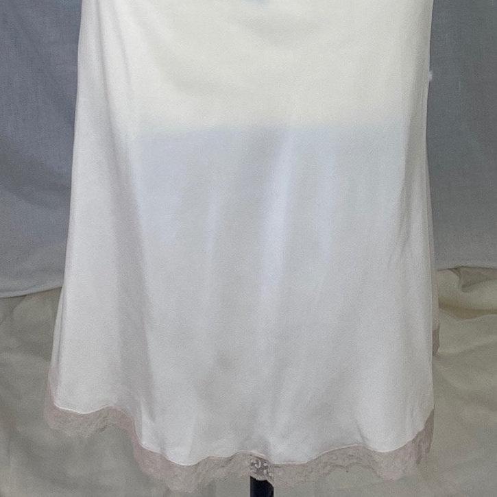 Vintage 1950's Slip | Creamy White Nylon Crepe with Nude Lace & Monogram Applique | Size S, M - Daggers & Dames