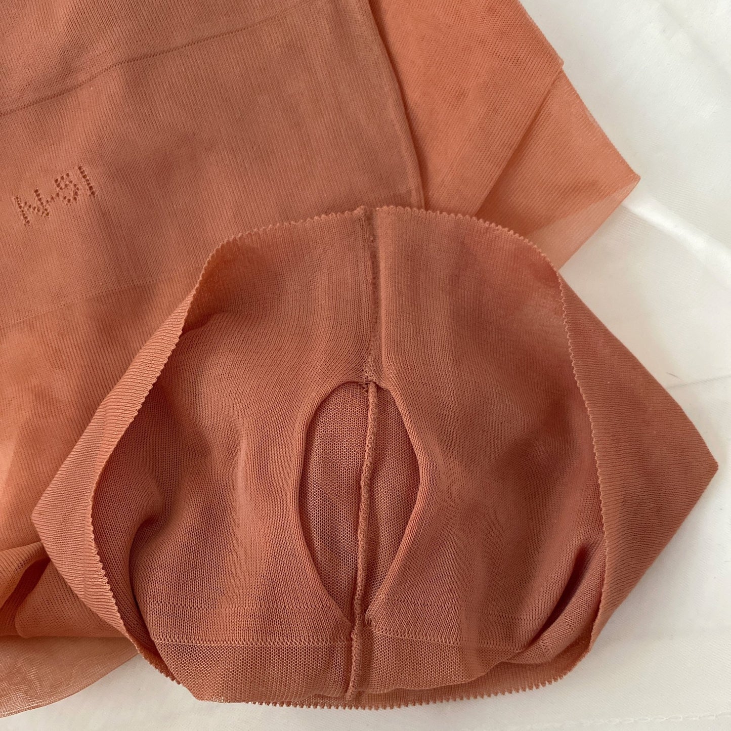 Vintage 1950's Stockings | Full Fashioned Tan Nylon with Exposed Seams & Original Box | Size 8.5, 9 | Corliss Hosiery - Daggers & Dames