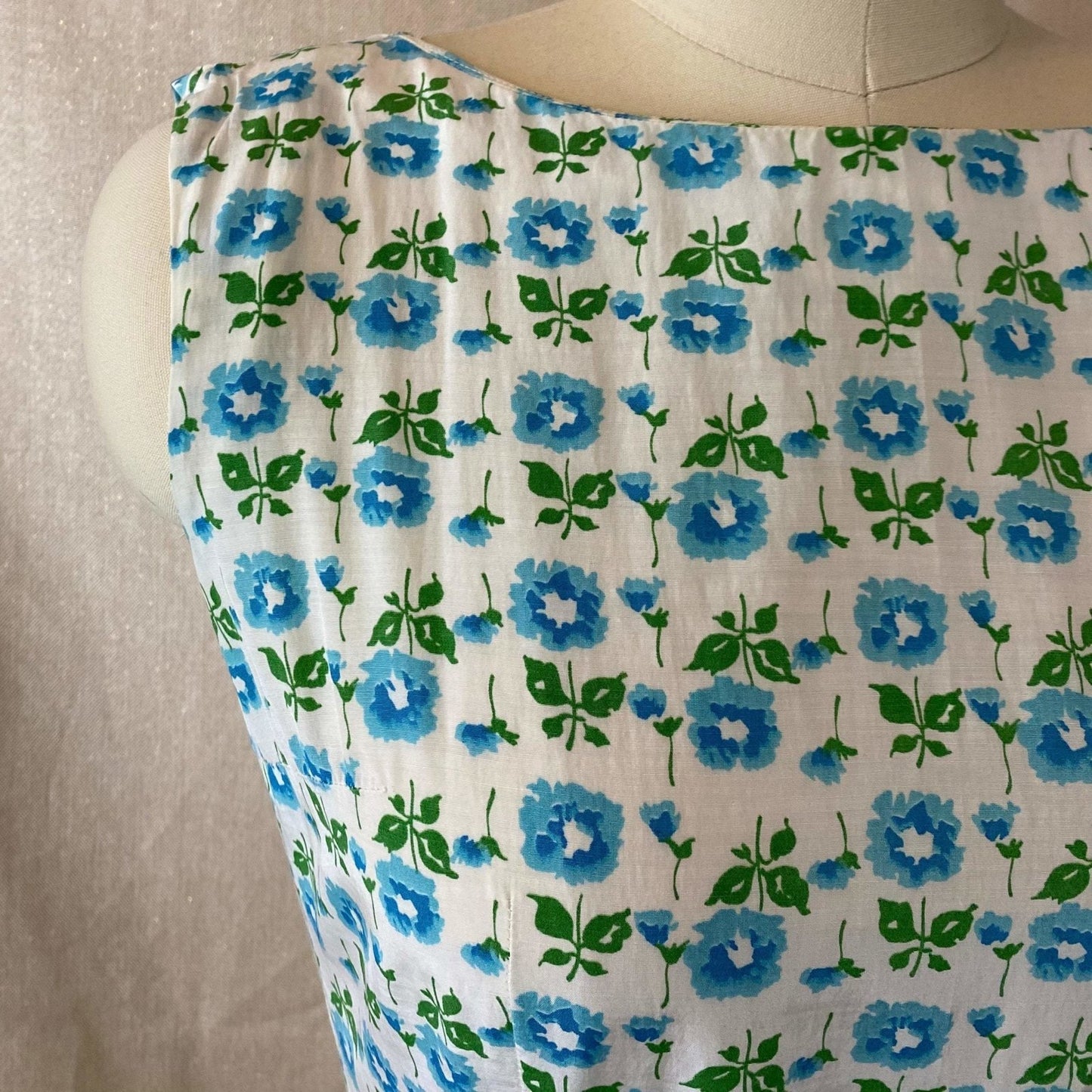 Vintage 1950's Sun Dress | White Rayon Cotton Blend with Blue Floral Print & Full Skirt | Size 34 Bust, XS - Daggers & Dames