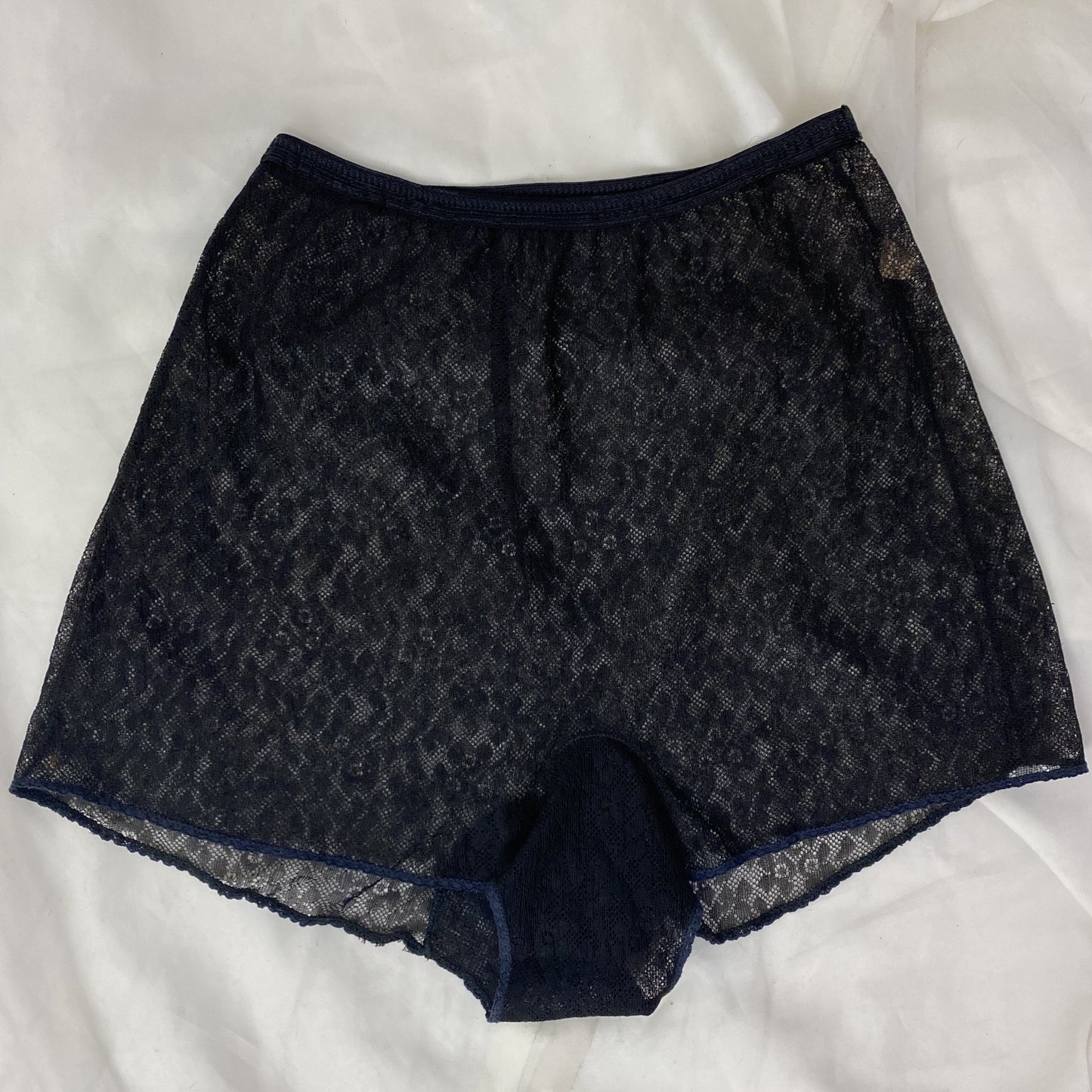 Vintage 1950's Tap Pants | Sheer Black Floral Nylon Lace | Size XS, S | Luxite by Hole Proof - Daggers & Dames