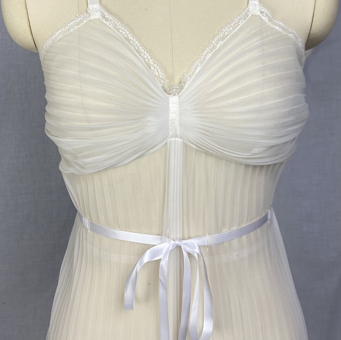 Vintage 1950's Teddy | Sheer White Crystal Pleated Nylon Chiffon with Lace & Satin Ribbon Tie | Size S, M | Vanity Fair - Daggers & Dames
