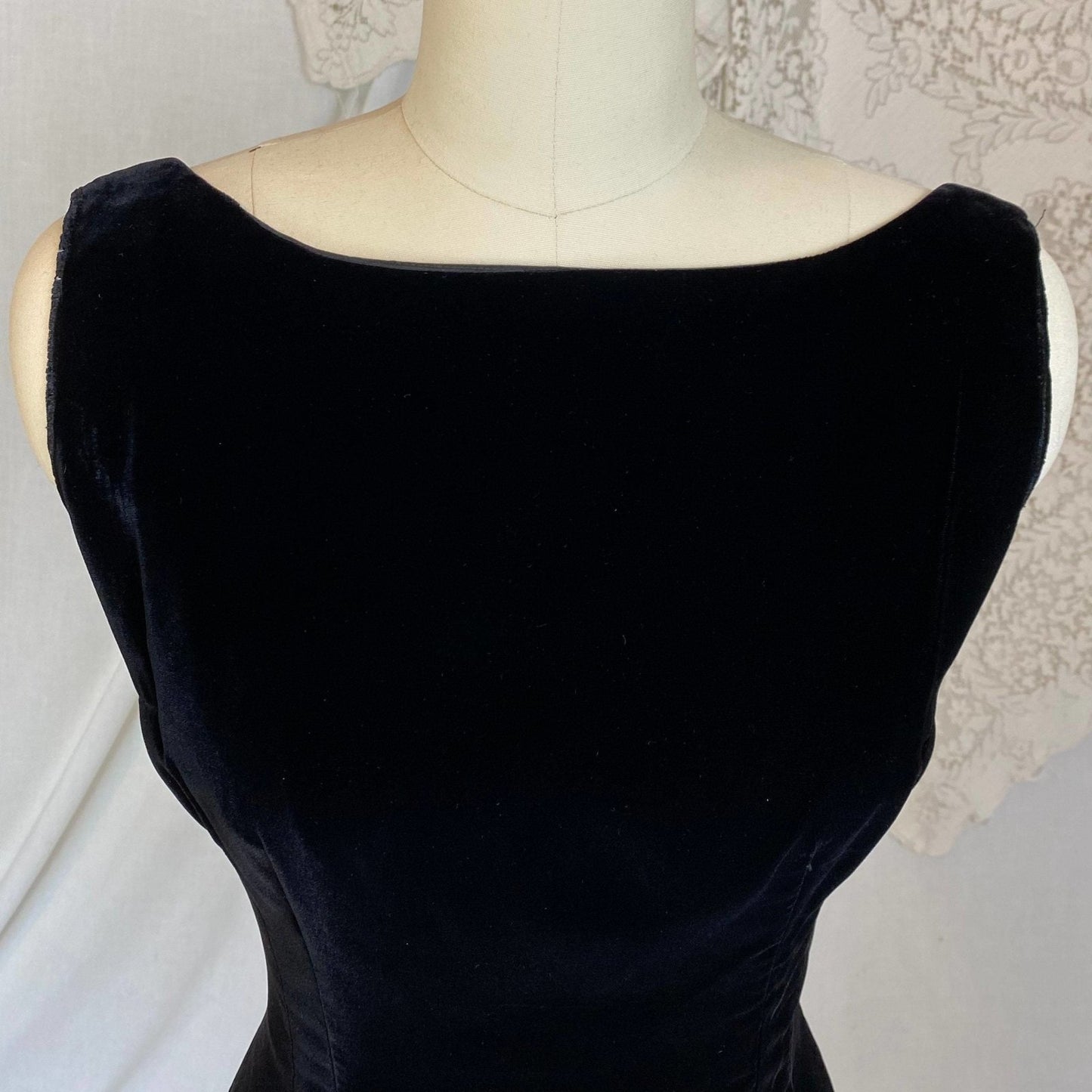 Vintage 1950's Wiggle Dress | Plush Black Velvet with Boatneck & Ribbon Bow | Size XS, S | Parklane Debs - Daggers & Dames