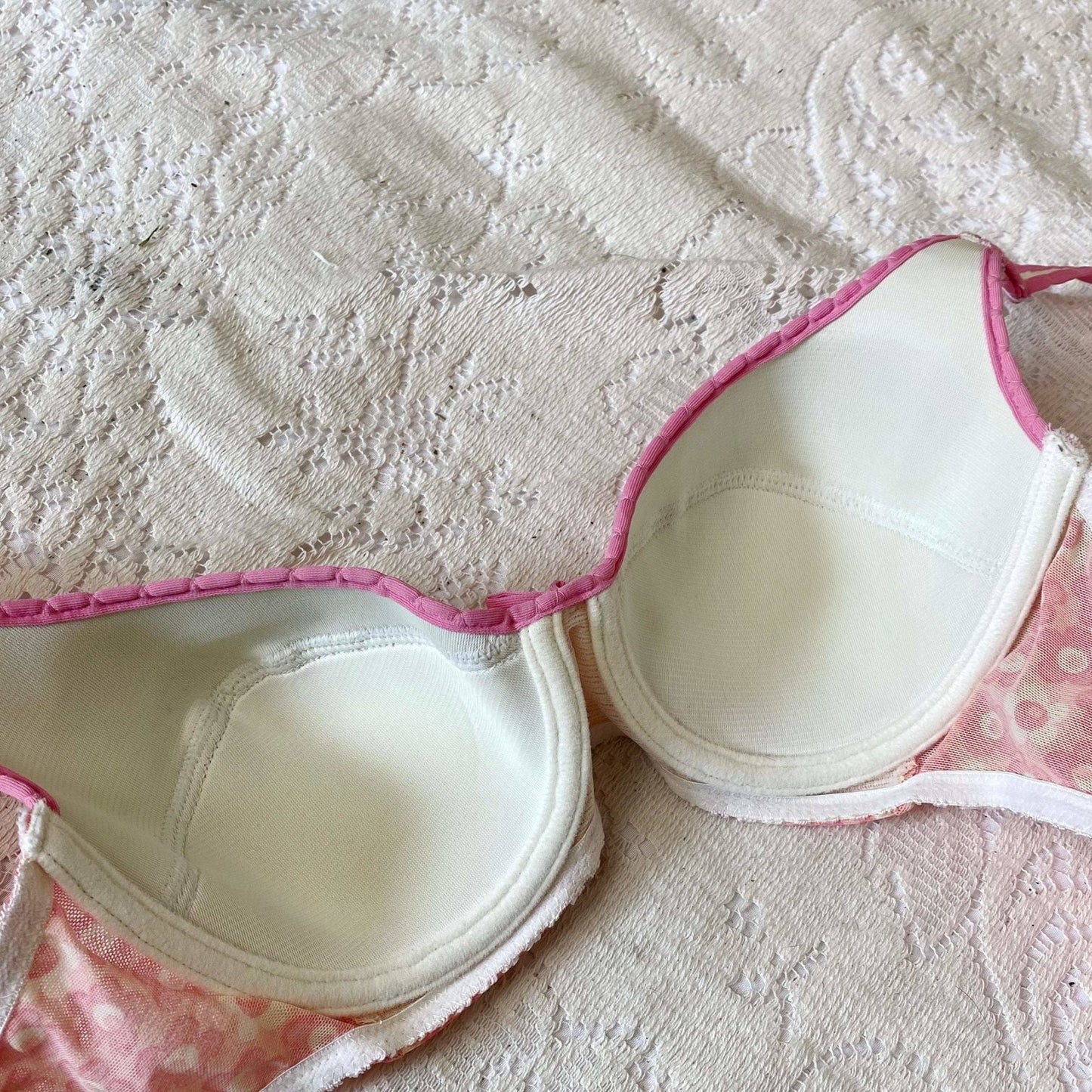 Vintage 1960's Bullet Bra & Girdle Lingerie Set | Bright Pink with floral Print | Size M, 36 B, 38 A - Daggers & Dames