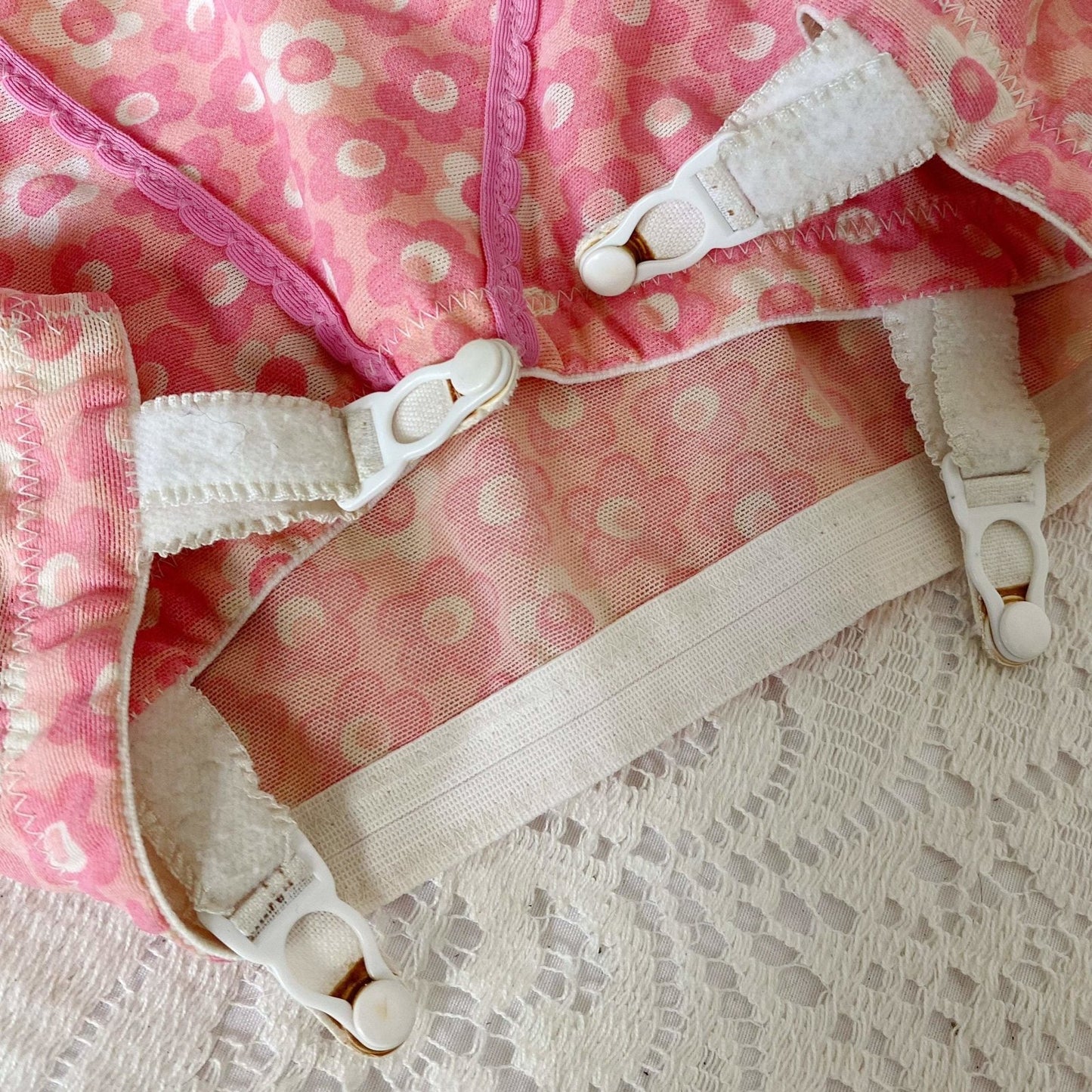 Vintage 1960's Bullet Bra & Girdle Lingerie Set | Bright Pink with floral Print | Size M, 36 B, 38 A - Daggers & Dames