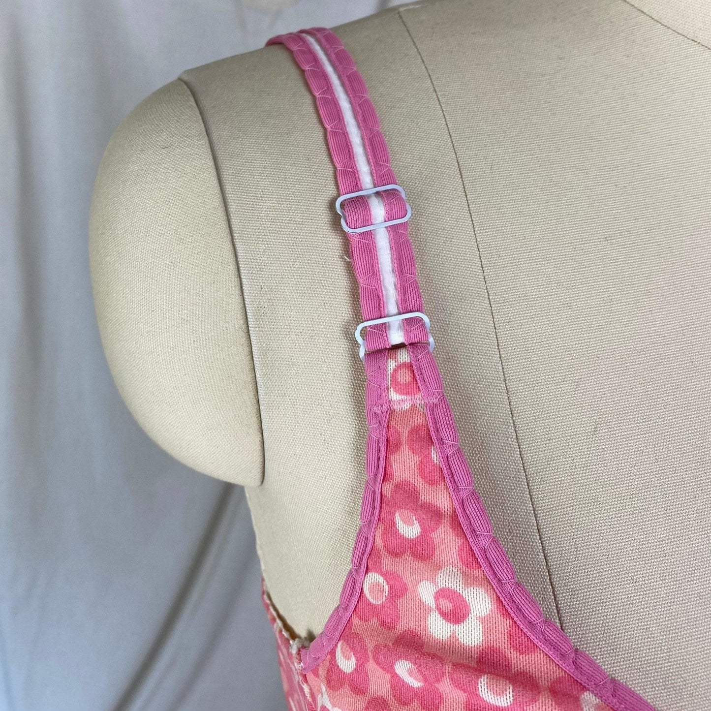 Vintage 1960's Bullet Bra & Girdle Lingerie Set | Bright Pink with floral Print | Size M, 36 B, 38 A - Daggers & Dames