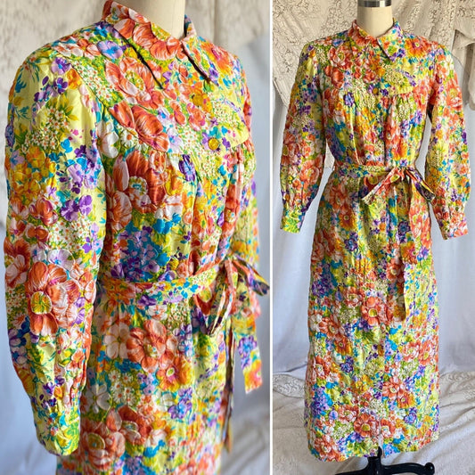 Vintage 1960s Robe | Bold Floral Print Quilted Nylon Taffeta with Puff Sleeves | Size Med - Daggers & Dames