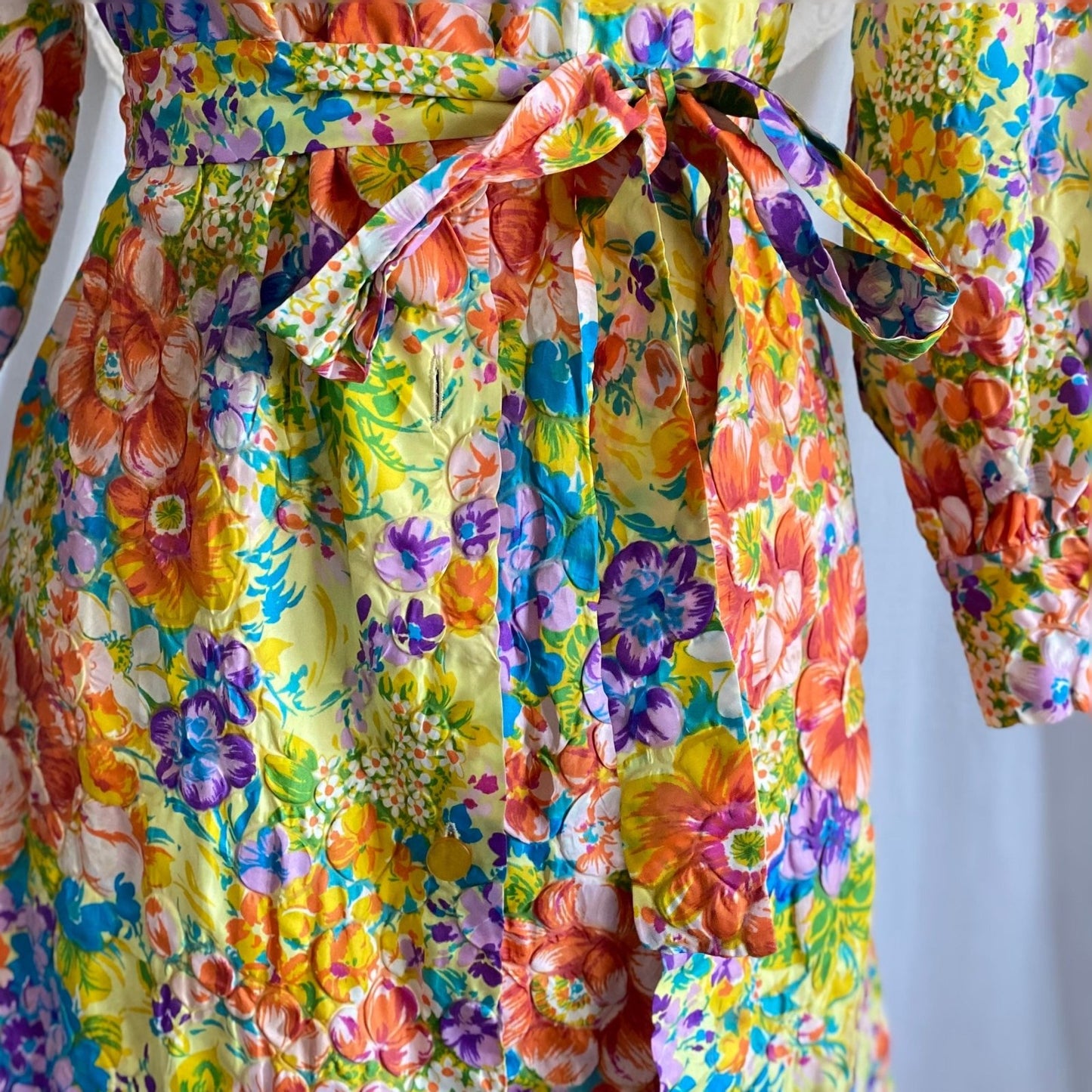 Vintage 1960s Robe | Bold Floral Print Quilted Nylon Taffeta with Puff Sleeves | Size Med - Daggers & Dames