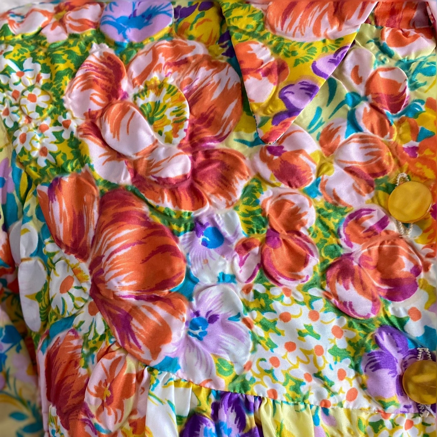 Vintage 1960s Robe | Bold Floral Print Quilted Nylon Taffeta with Puff Sleeves | Size Med - Daggers & Dames