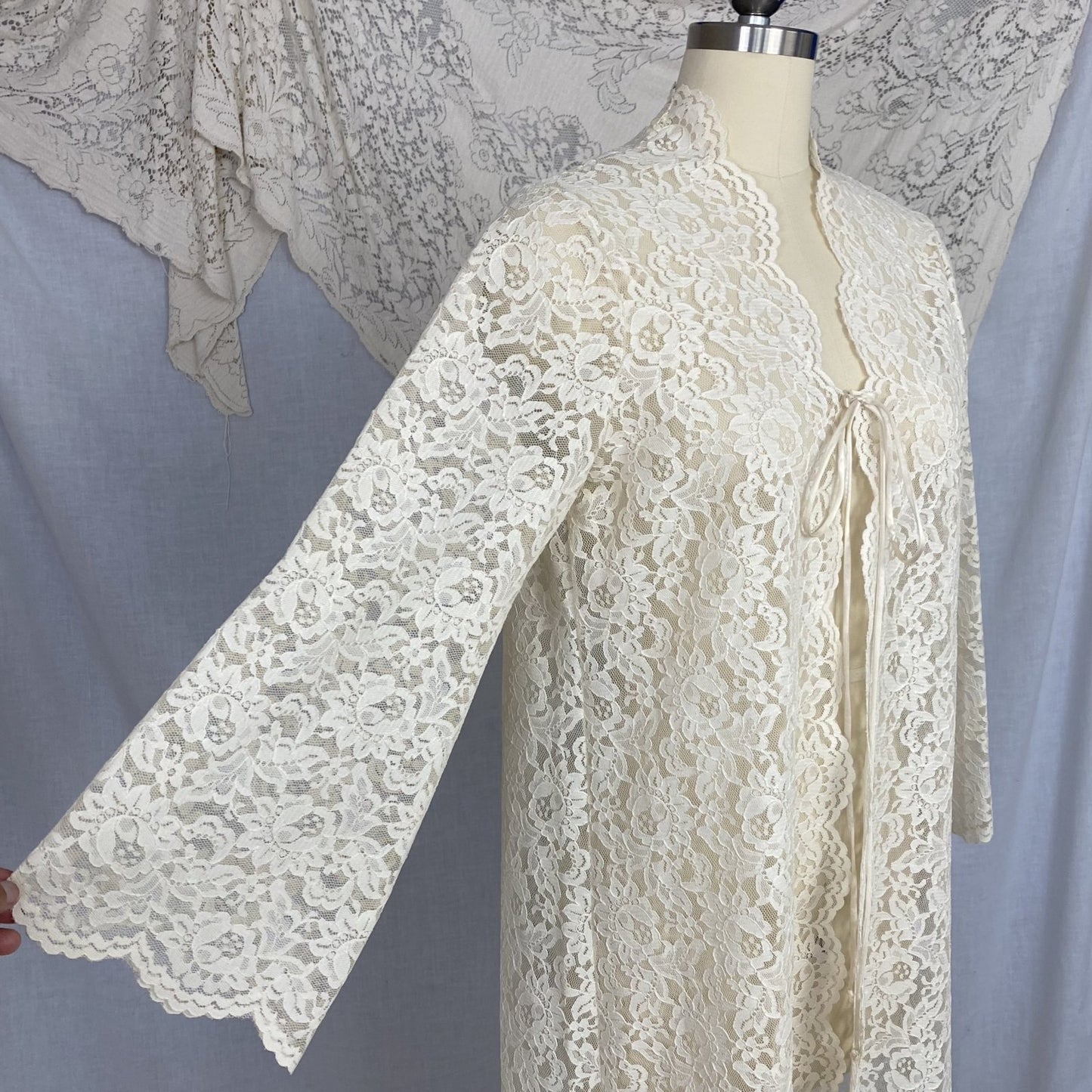 Vintage 1970's Peignoir Robe | Ivory Cream Floral Lace with High Neck & Wide Sleeves | Size S - Daggers & Dames
