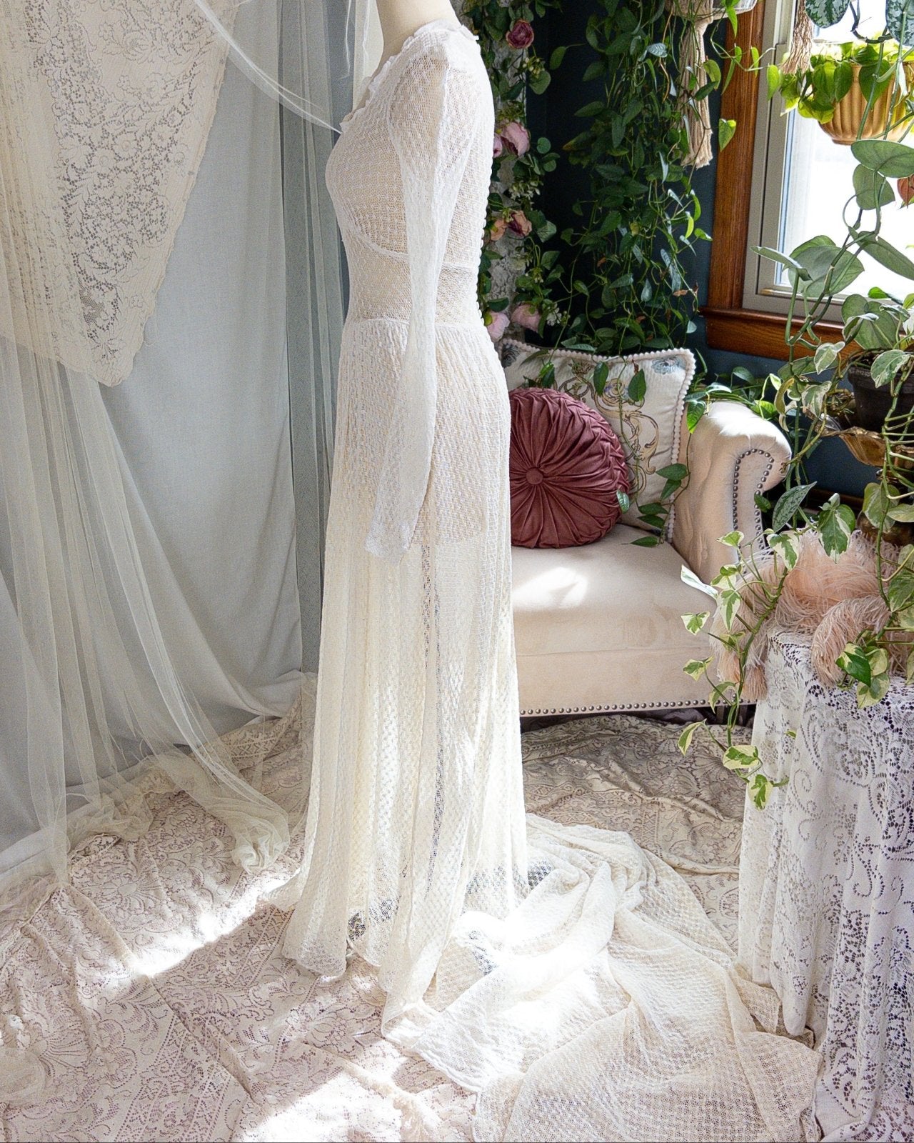 1930s - 1940s Wedding Dress - Long Sleeved Ivory Cotton Crochet with Satin Buttons | XS, Small - Daggers & Dames