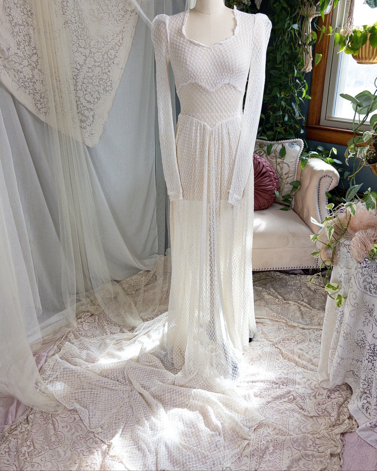 1930s - 1940s Wedding Dress - Long Sleeved Ivory Cotton Crochet with Satin Buttons | XS, Small - Daggers & Dames