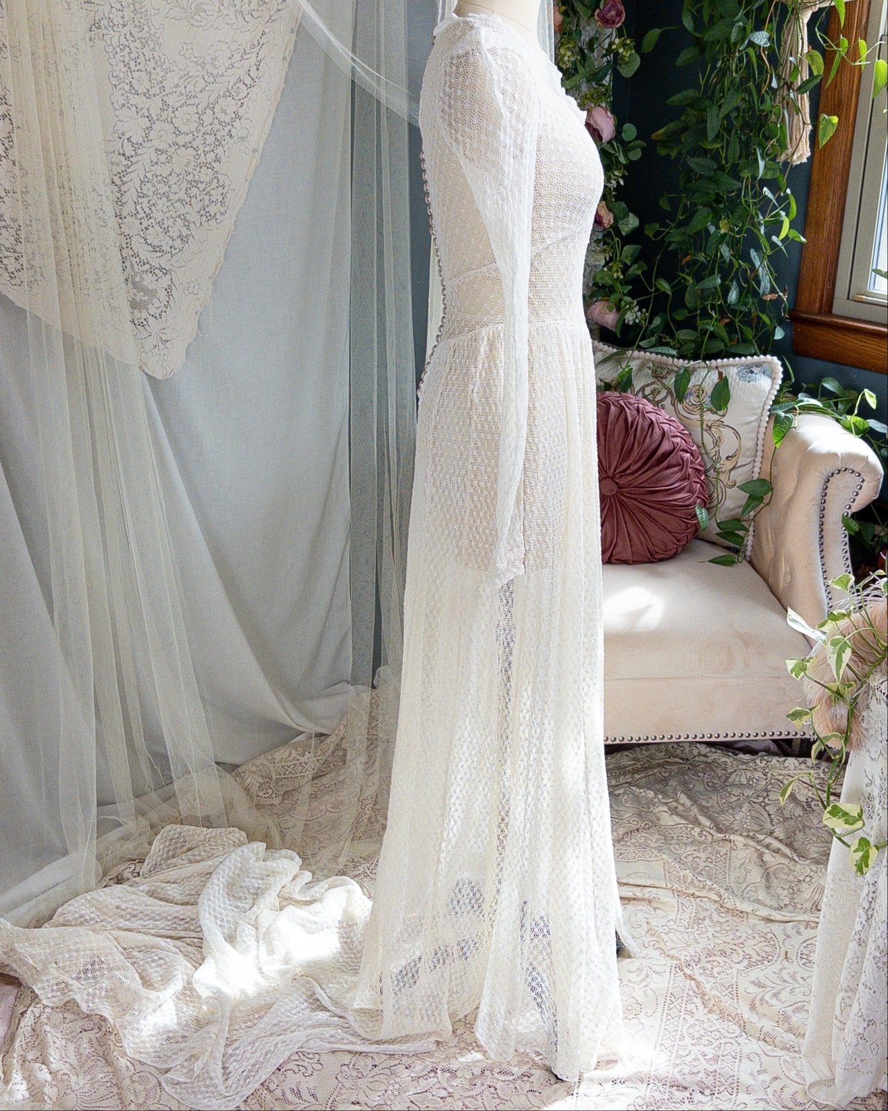 1930s - 1940s Wedding Dress - Long Sleeved Ivory Cotton Crochet with Satin Buttons | XS, Small - Daggers & Dames