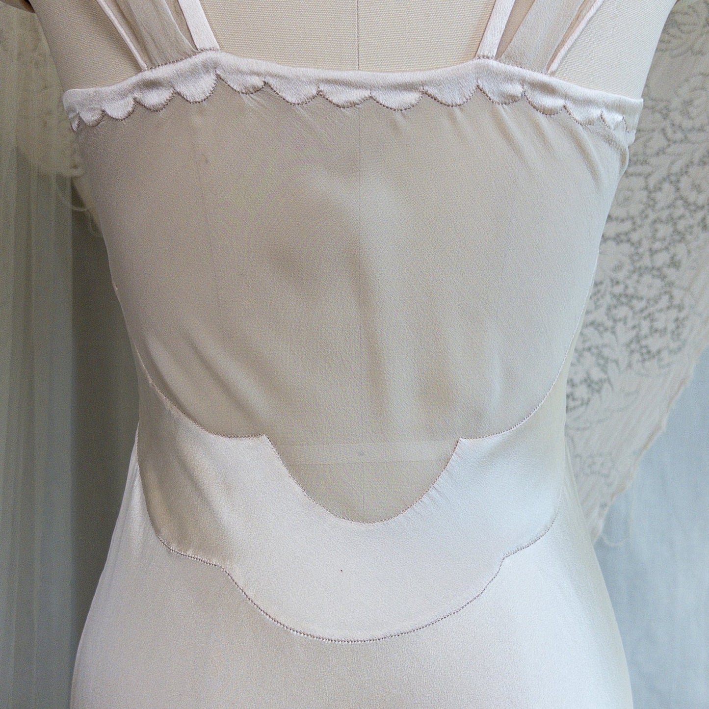 1930s Nightgown & Peignoir Set - Hand Stitched Golden Taupe Silk with Heart Appliqués | XS - Daggers & Dames