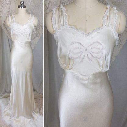 1940s Nightgown - Pearlescent Ivory Silk Satin with Ruffled Bobbin Lace by Laura Lane | XS, Small - Daggers & Dames