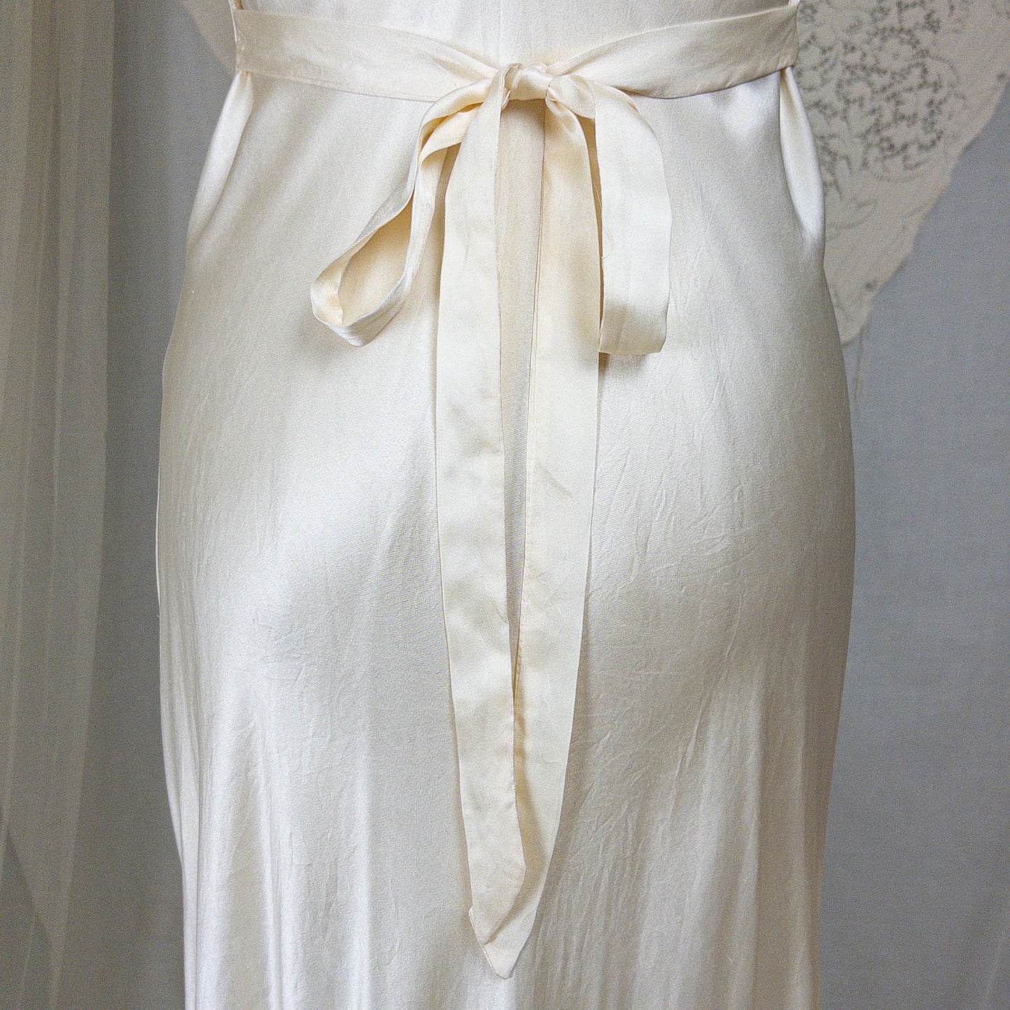 1940s Nightgown - Pearlescent Ivory Silk Satin with Ruffled Bobbin Lace by Laura Lane | XS, Small - Daggers & Dames