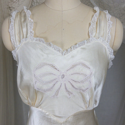 1940s Nightgown - Pearlescent Ivory Silk Satin with Ruffled Bobbin Lace by Laura Lane | XS, Small - Daggers & Dames