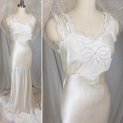 1940s Nightgown - Pearlescent Ivory Silk Satin with Ruffled Bobbin Lace by Laura Lane | XS, Small - Daggers & Dames