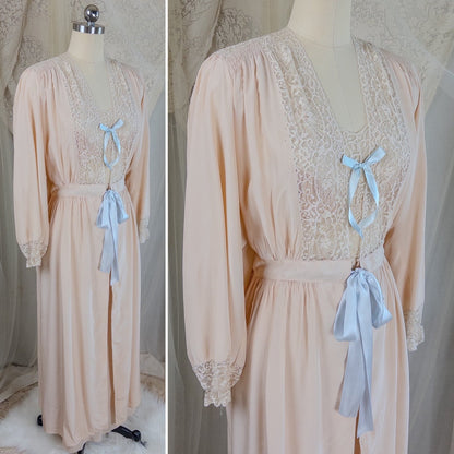 1940's Nightgown & Peignoir Set - Warm Nude Rayon with Ivory Fan Patterned Lace by DuBenay - Daggers & Dames