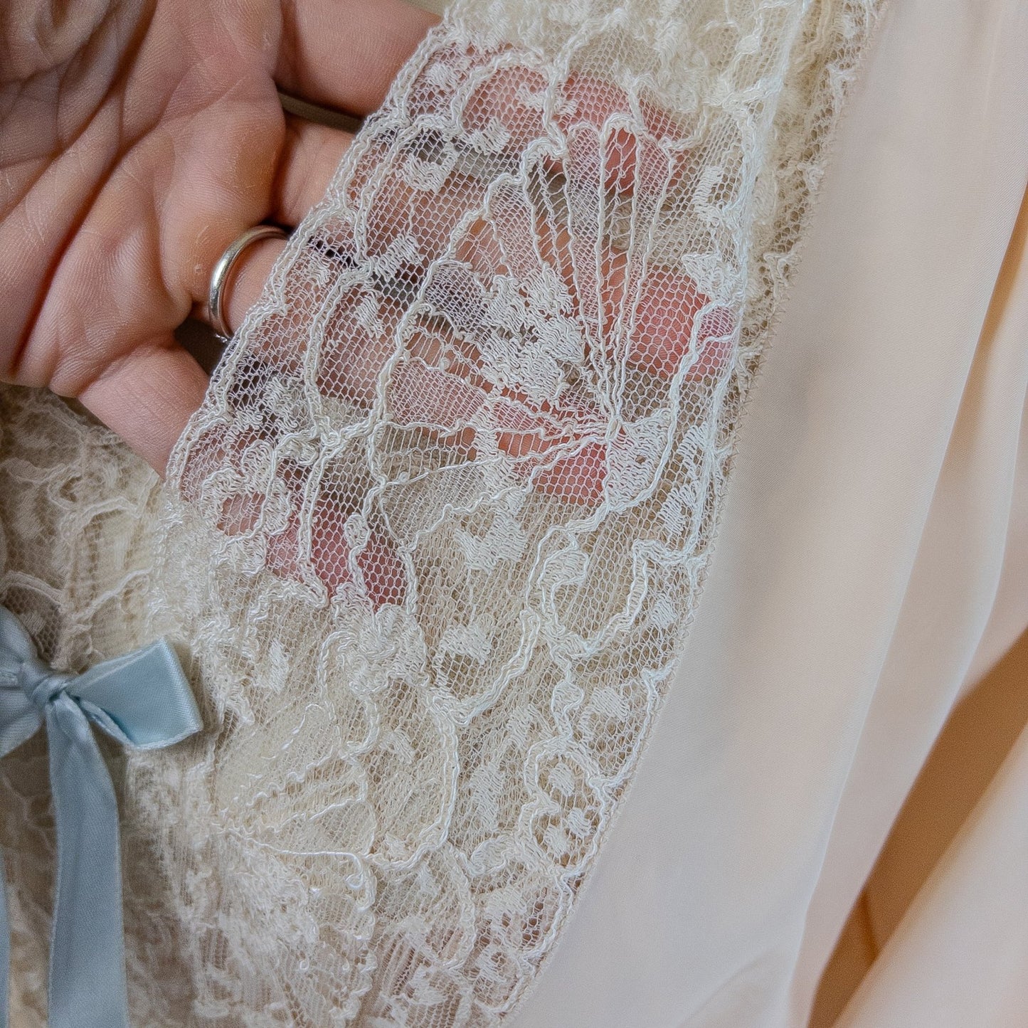 1940's Nightgown & Peignoir Set - Warm Nude Rayon with Ivory Fan Patterned Lace by DuBenay - Daggers & Dames