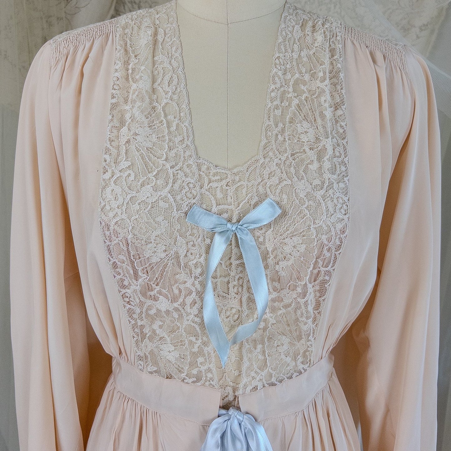 1940's Nightgown & Peignoir Set - Warm Nude Rayon with Ivory Fan Patterned Lace by DuBenay - Daggers & Dames