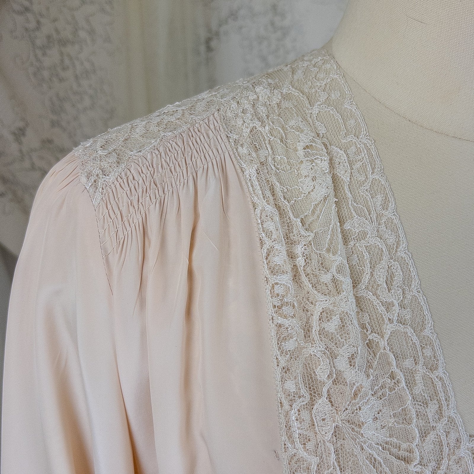 1940's Nightgown & Peignoir Set - Warm Nude Rayon with Ivory Fan Patterned Lace by DuBenay - Daggers & Dames