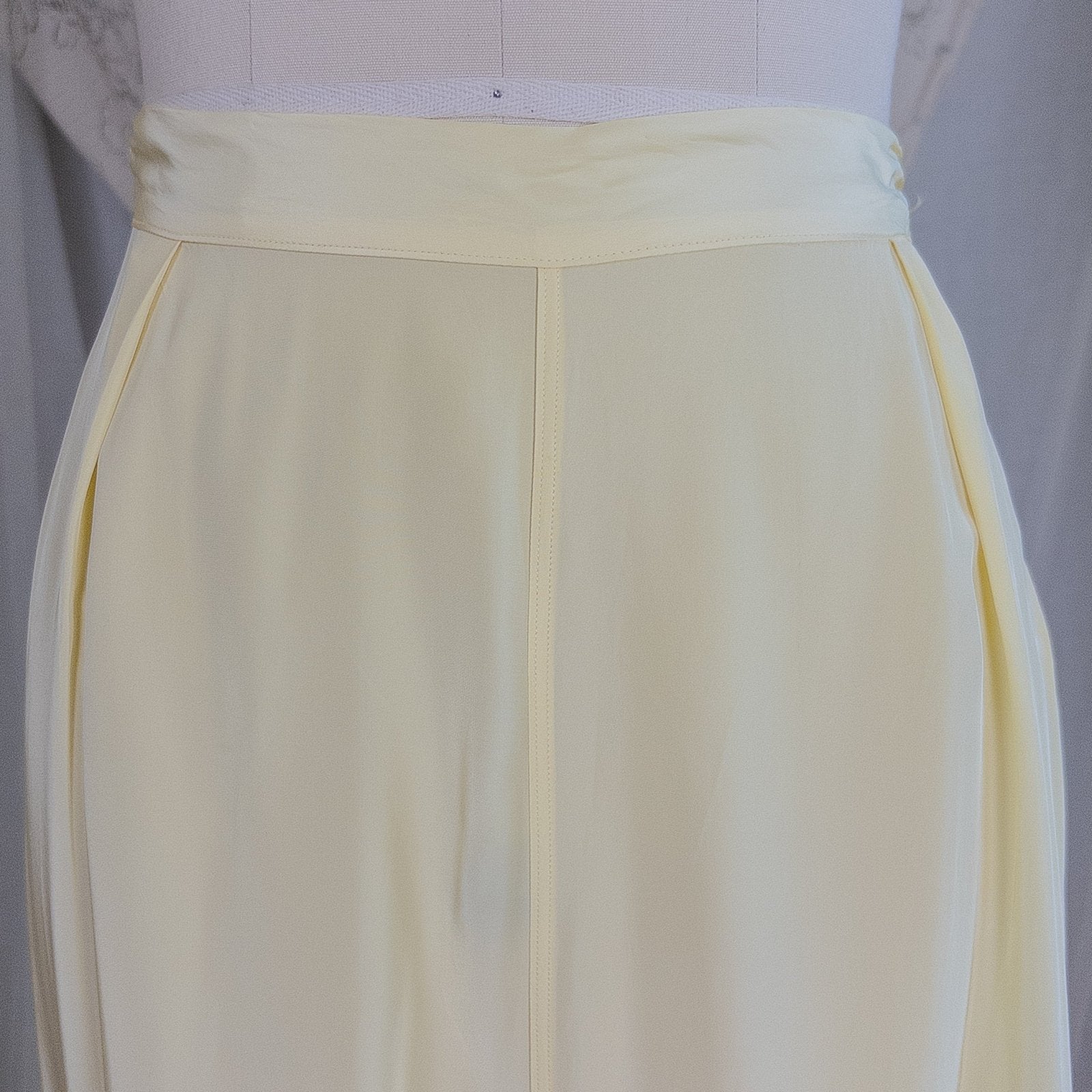 1940's Pajama Set - Daffodil Yellow Rayon with Ruffled White Lace by Seamprufe | Small, Medium - Daggers & Dames