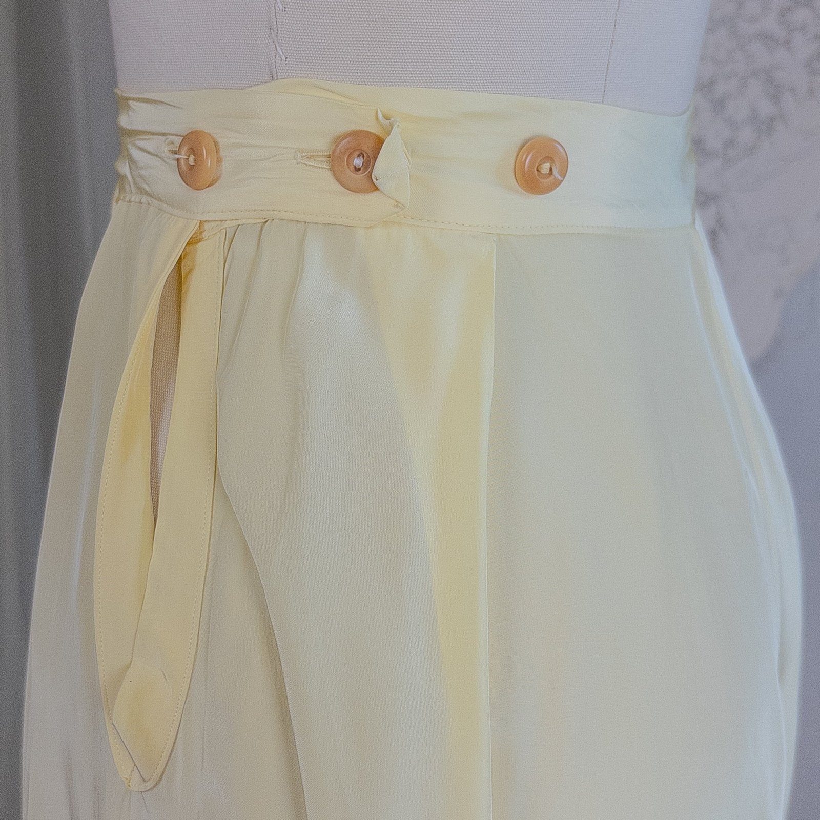 1940's Pajama Set - Daffodil Yellow Rayon with Ruffled White Lace by Seamprufe | Small, Medium - Daggers & Dames