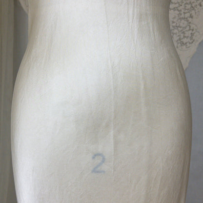 1940s Slip - Pearlescent Ivory Silk Satin with Ruffled Bobbin Lace by Laura Lane | XS - Daggers & Dames