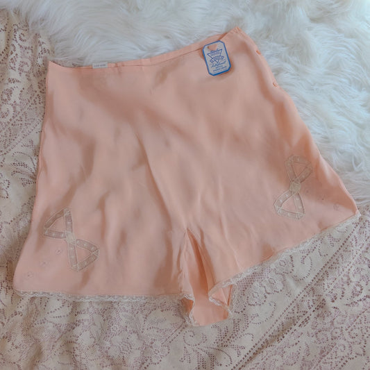 1940's Tap Pants - Hand Stitched Blush Pink Rayon Crepe with Ivory Lace Bows - New with Tags | Small, Medium - Daggers & Dames