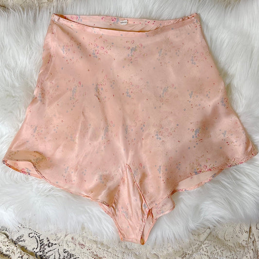1940's Tap Pants - Pale Rose Pink Rayon Satin with Ditsy Flower Print - Daggers & Dames