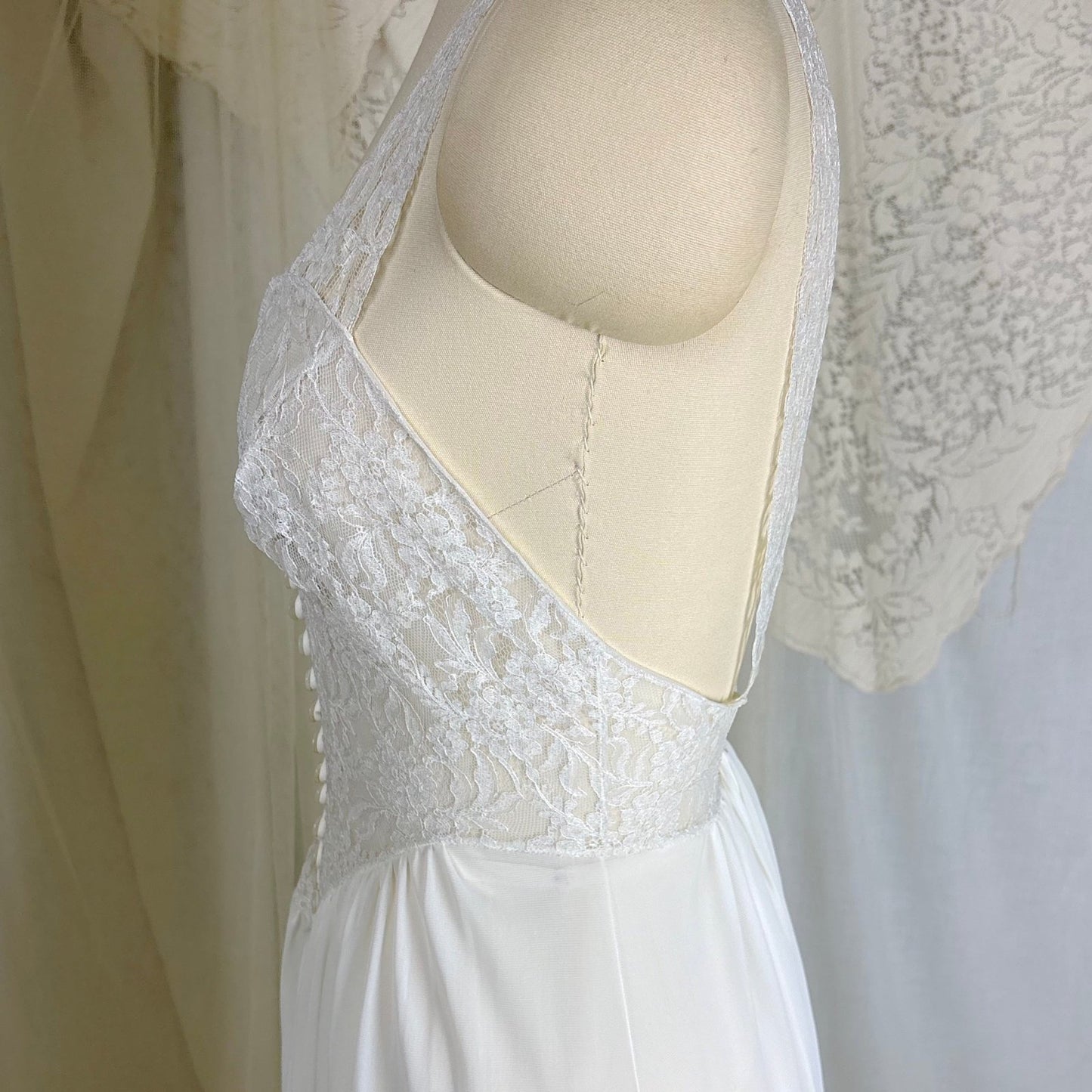 1950's - 1960's Nightgown - White Nylon with Heart Shaped Lace Button - up Bodice & Open Back by Colura - Daggers & Dames