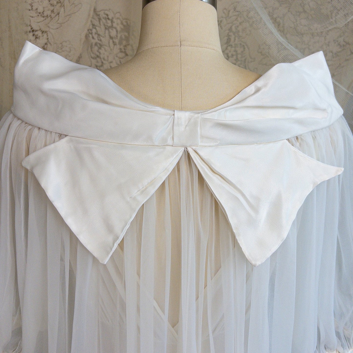 1950s Nightgown & Peignoir Set - White Nylon with Large Satin Bow Detail & Portrait Collar by Rogers | Small, Medium - Daggers & Dames
