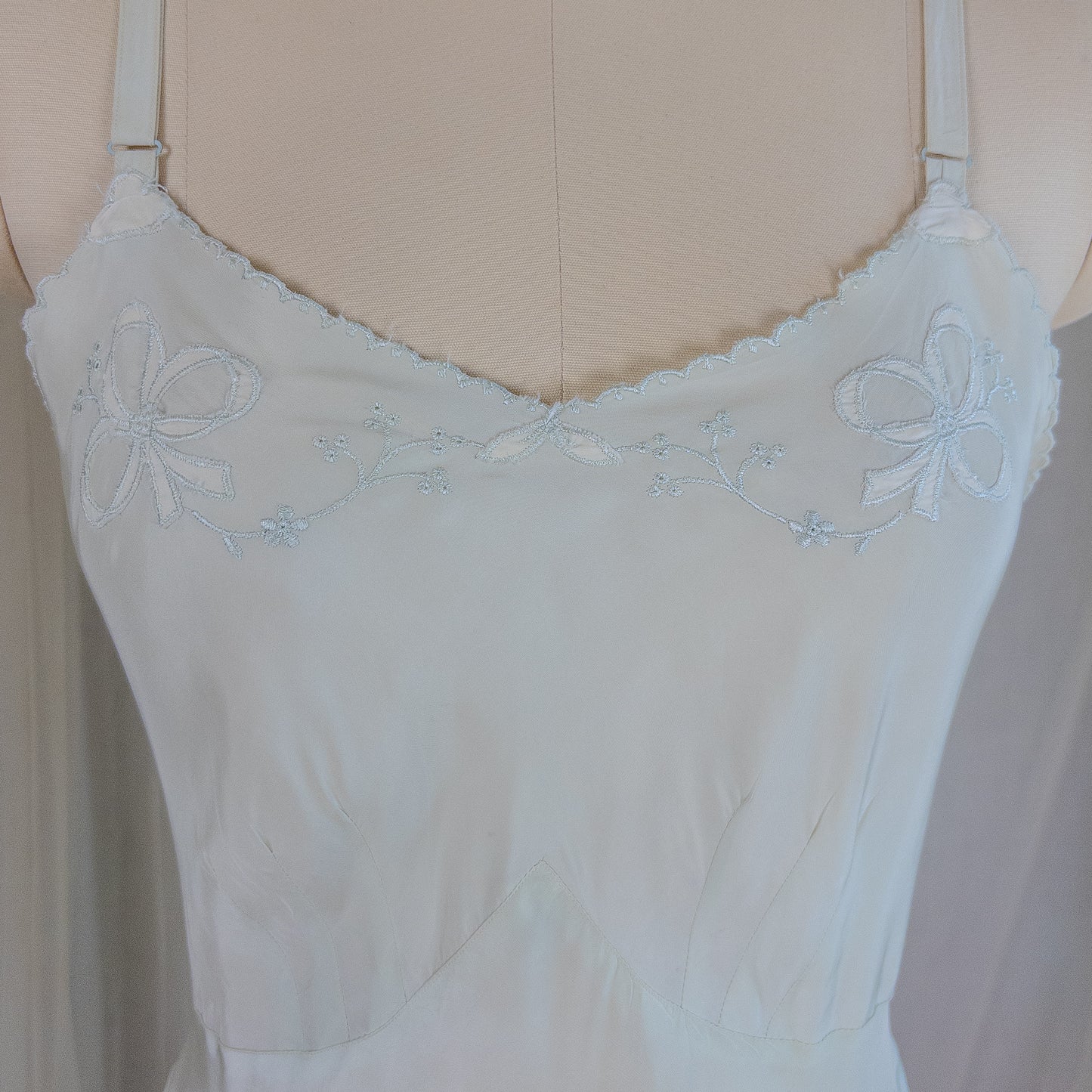 1940's Slip - Mint Green Cold Rayon with Bow Embroidery by Corette | Small, Medium