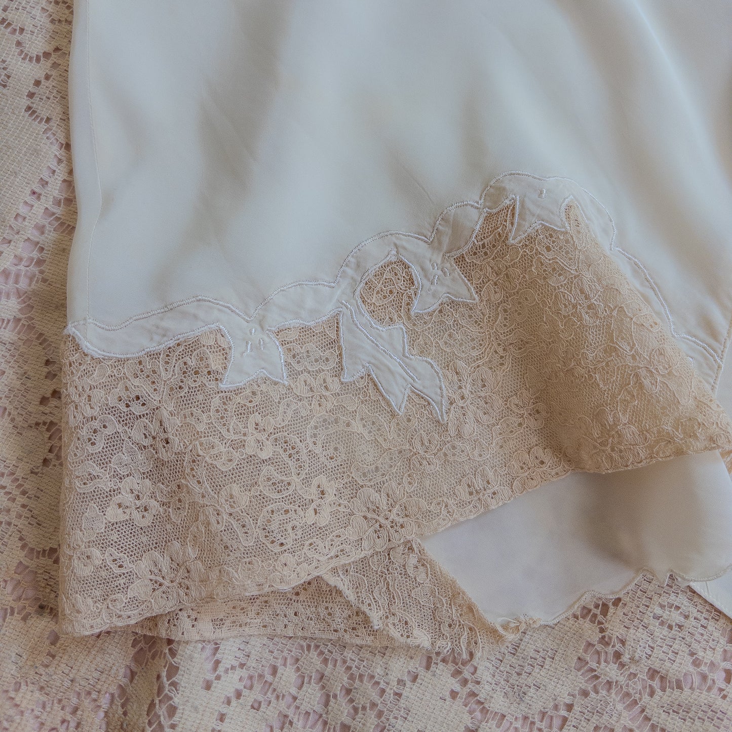 1940's Tap Pants - Bright White Rayon with Ecru Lace | Small