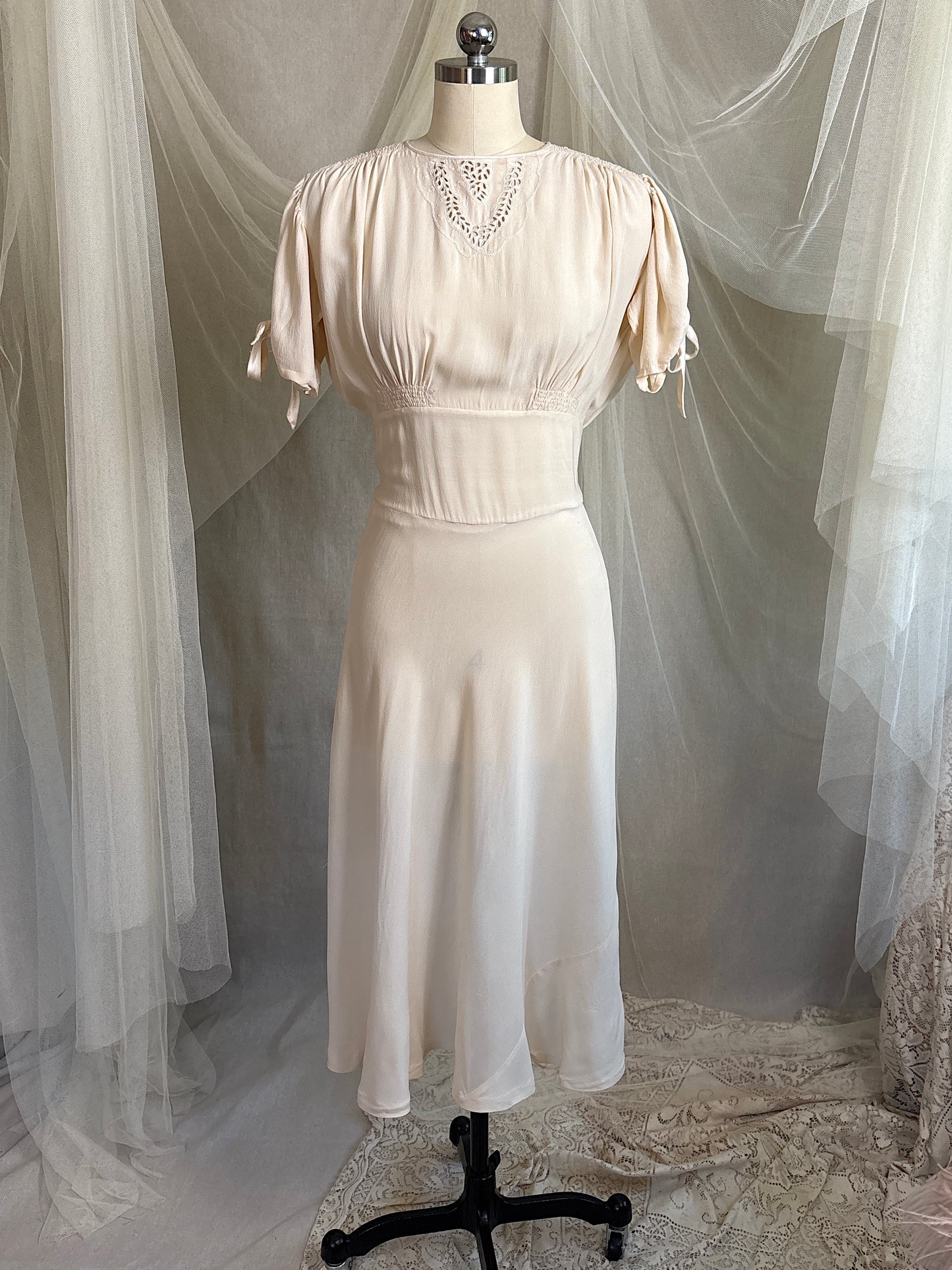 Vintage 1940's Dress - Buttermilk White Silk Crepe with Open Back | S