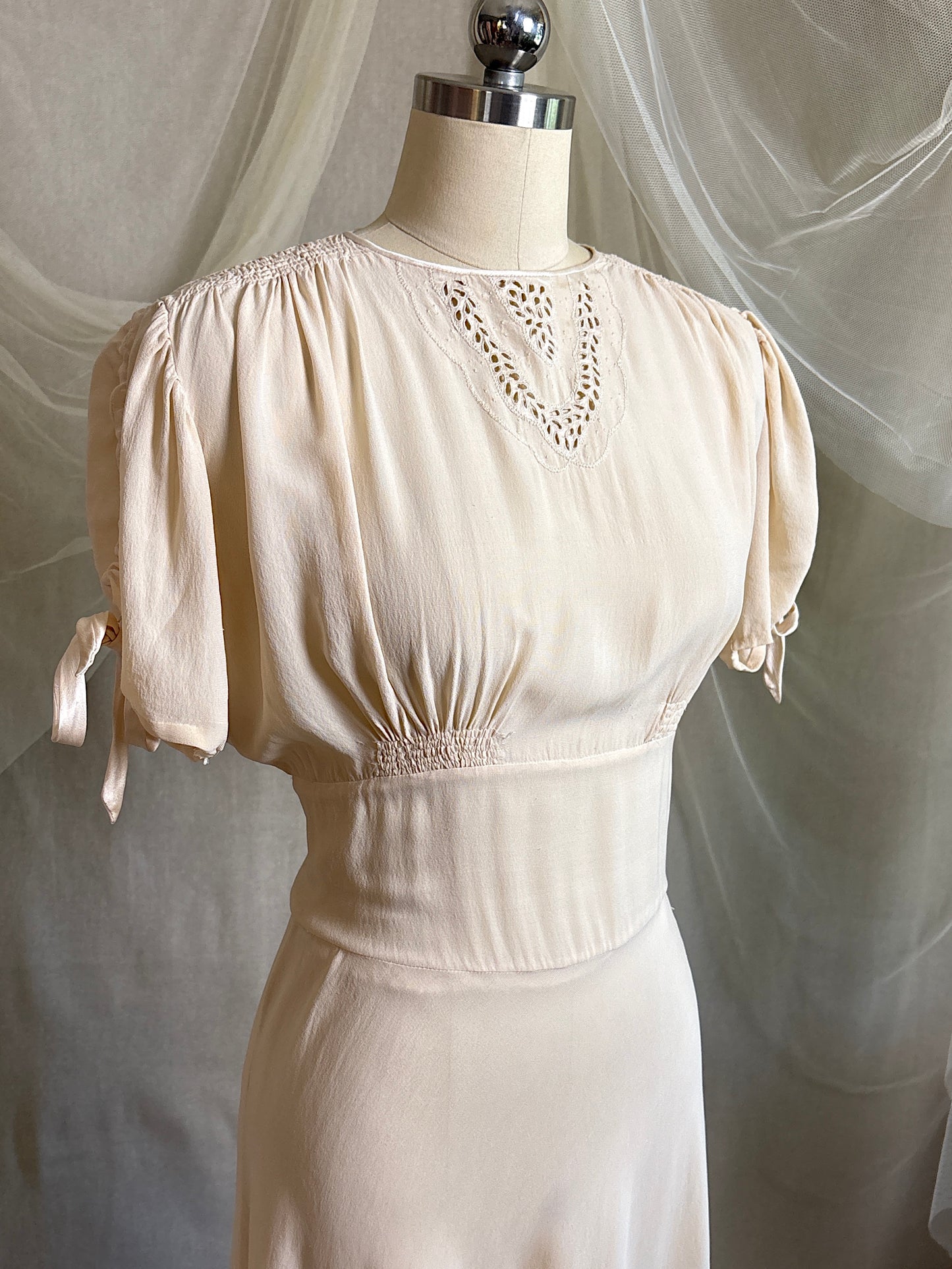 Vintage 1940's Dress - Buttermilk White Silk Crepe with Open Back | S