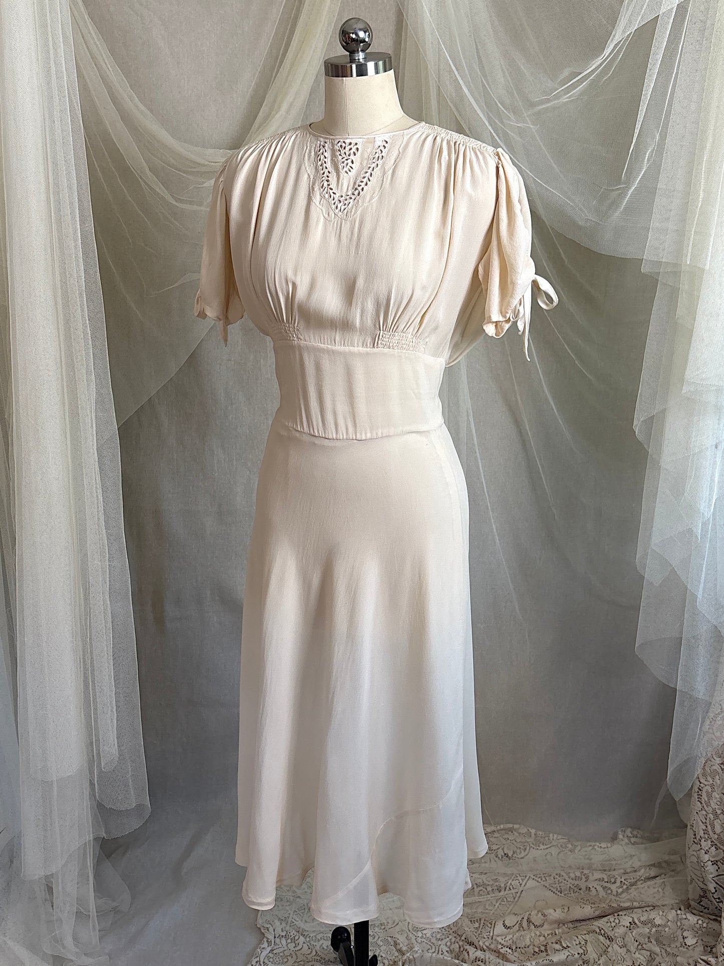 Vintage 1940's Dress - Buttermilk White Silk Crepe with Open Back | S
