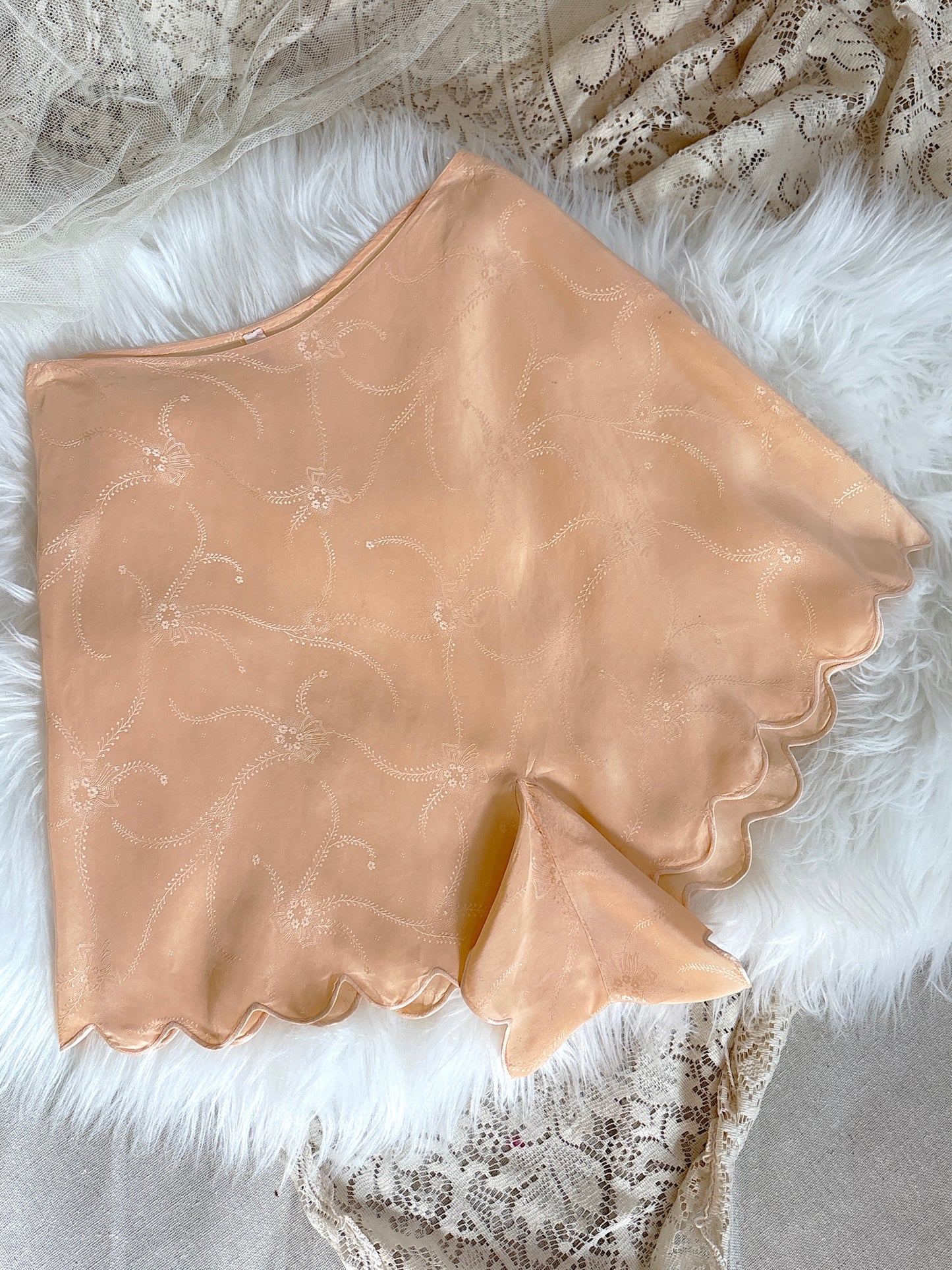 Vintage 1930's Tap Pants - Handstitched Apricot Silk with Floral Satin Damask pattern and Scalloped Hem | XS