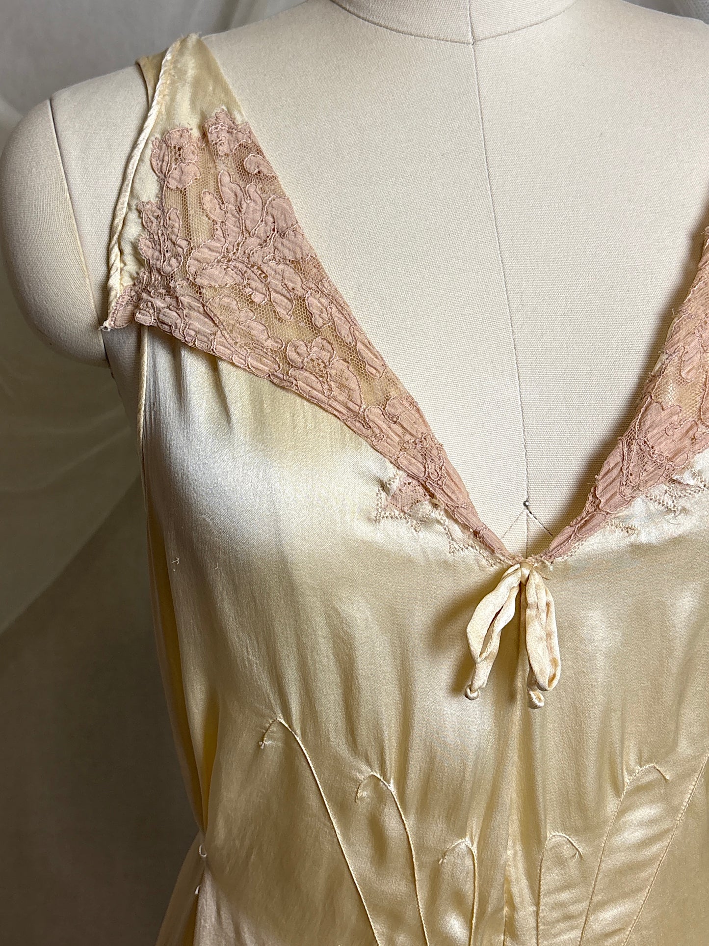 Vintage 1930's Jumpsuit Pajamas - Champagne Gold Silk Satin with Warm Ecru Lace | S, M