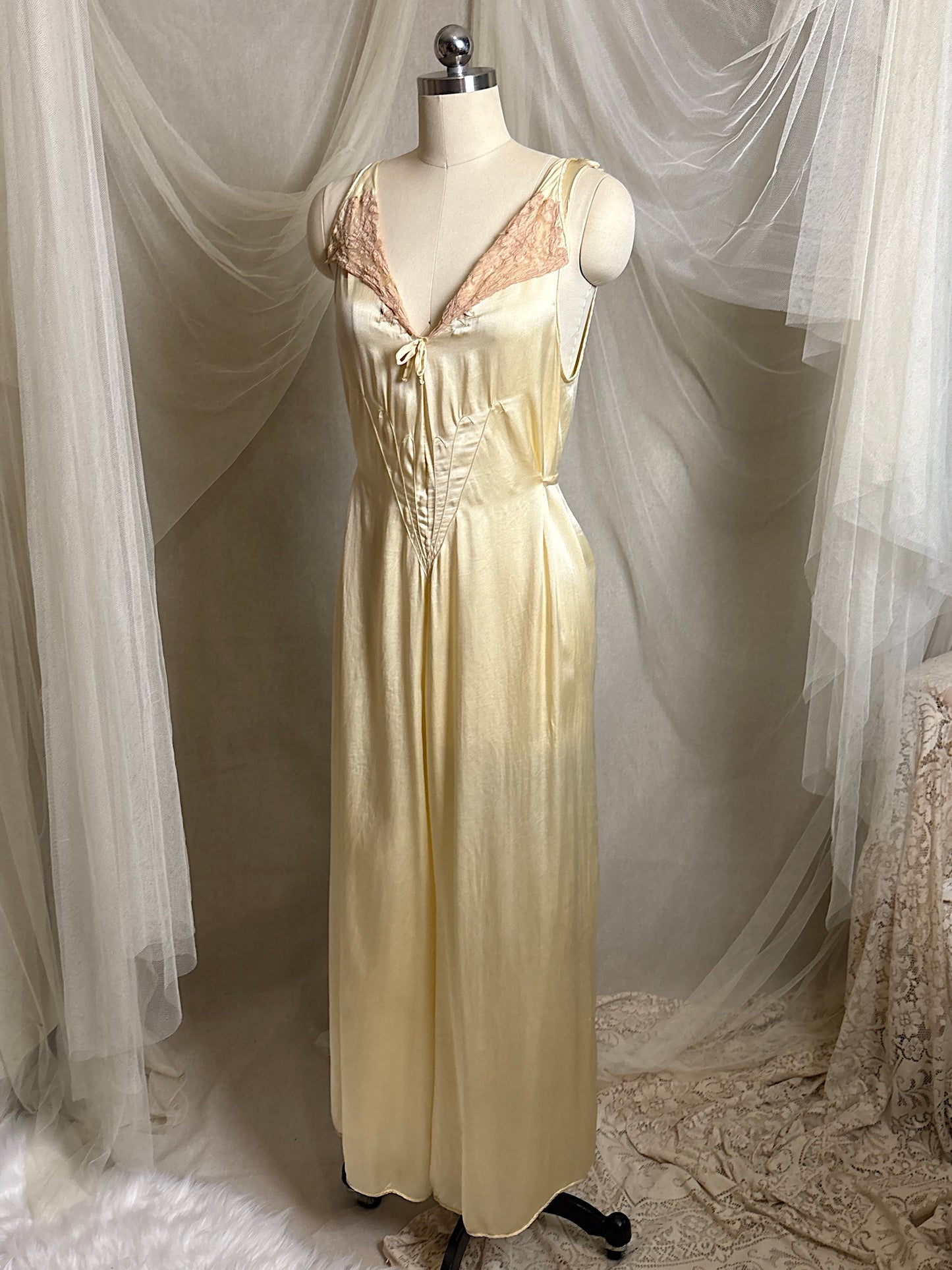 Vintage 1930's Jumpsuit Pajamas - Champagne Gold Silk Satin with Warm Ecru Lace | S, M