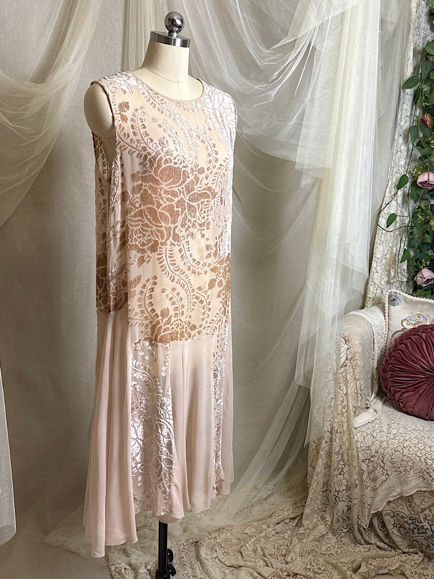 Antique 1920's Dress - Pale Mauve Pink Silk Devoré Velvet With Chiffon Gores | S, M