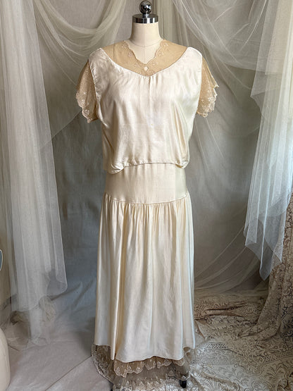 Antique 1920's Bridal Gown - Ivory Silk Satin with Cotton Tulle Lining & Ruffled Lace by Lyman's of Rochester | M