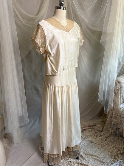 Antique 1920's Bridal Gown - Ivory Silk Satin with Cotton Tulle Lining & Ruffled Lace by Lyman's of Rochester | M