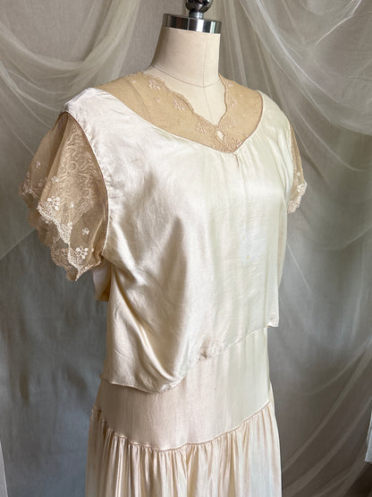 Antique 1920's Bridal Gown - Ivory Silk Satin with Cotton Tulle Lining & Ruffled Lace by Lyman's of Rochester | M