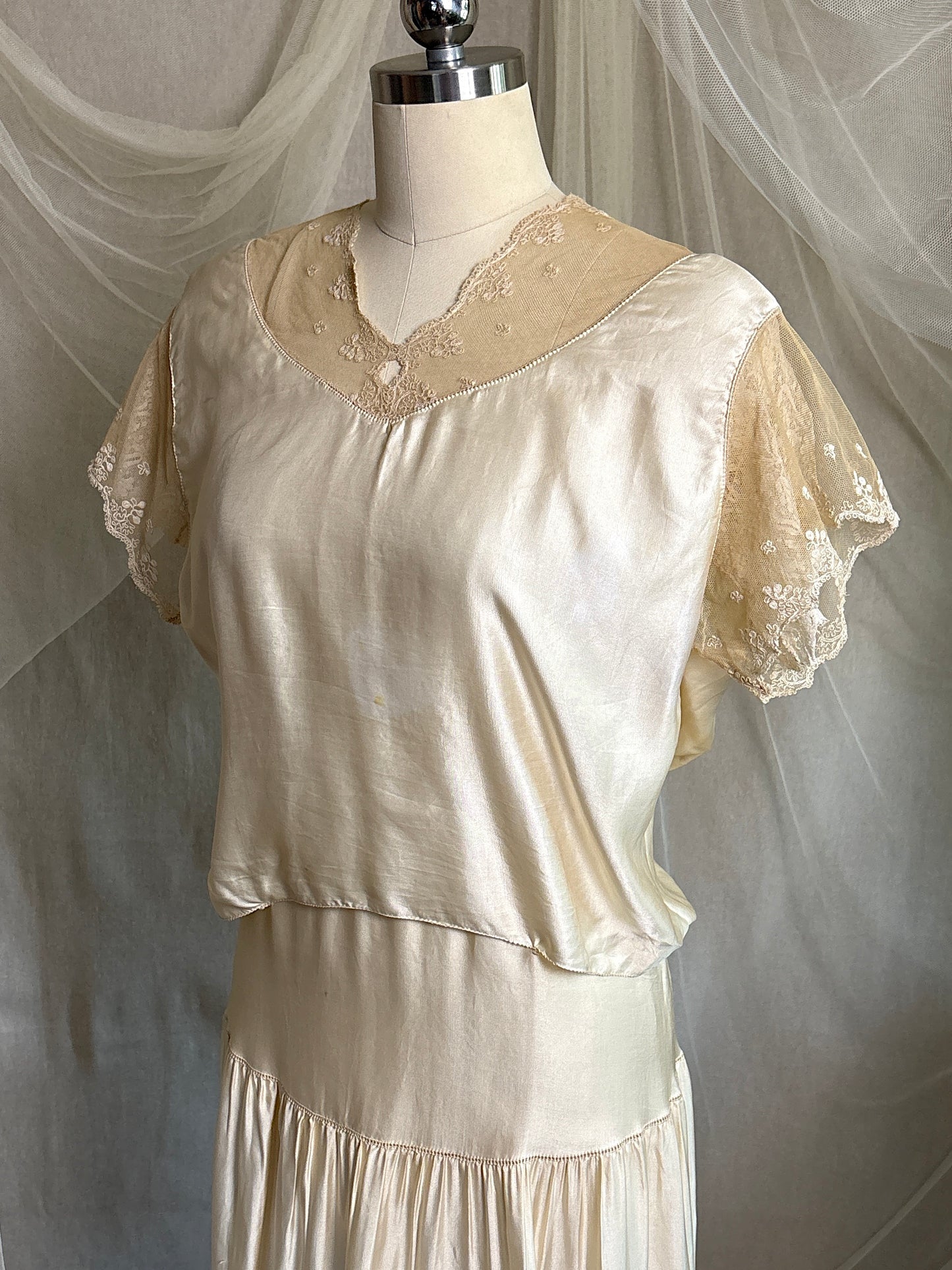Antique 1920's Bridal Gown - Ivory Silk Satin with Cotton Tulle Lining & Ruffled Lace by Lyman's of Rochester | M