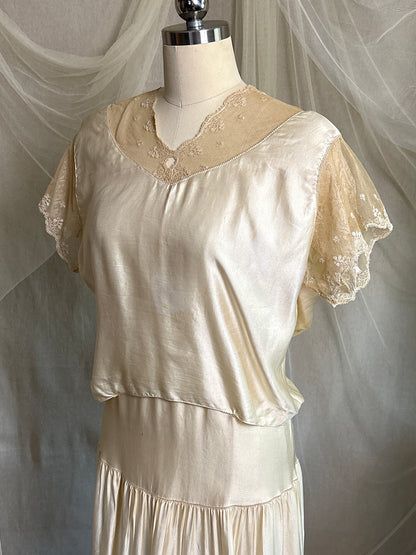 Antique 1920's Bridal Gown - Ivory Silk Satin with Cotton Tulle Lining & Ruffled Lace by Lyman's of Rochester | M