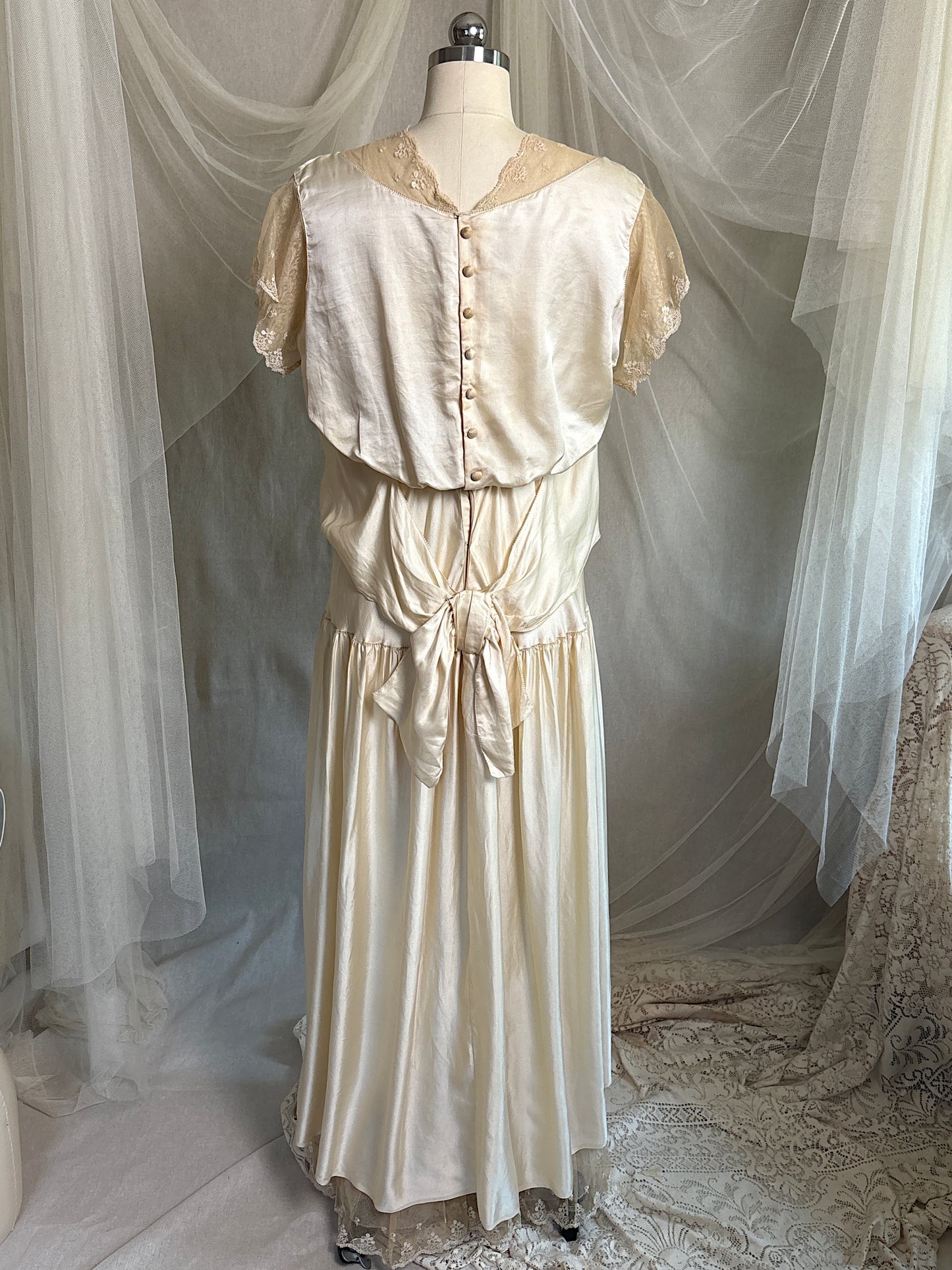 Antique 1920's Bridal Gown - Ivory Silk Satin with Cotton Tulle Lining & Ruffled Lace by Lyman's of Rochester | M