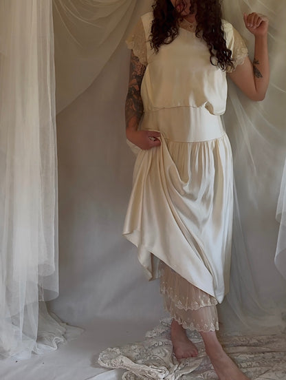 Antique 1920's Bridal Gown - Ivory Silk Satin with Cotton Tulle Lining & Ruffled Lace by Lyman's of Rochester | M