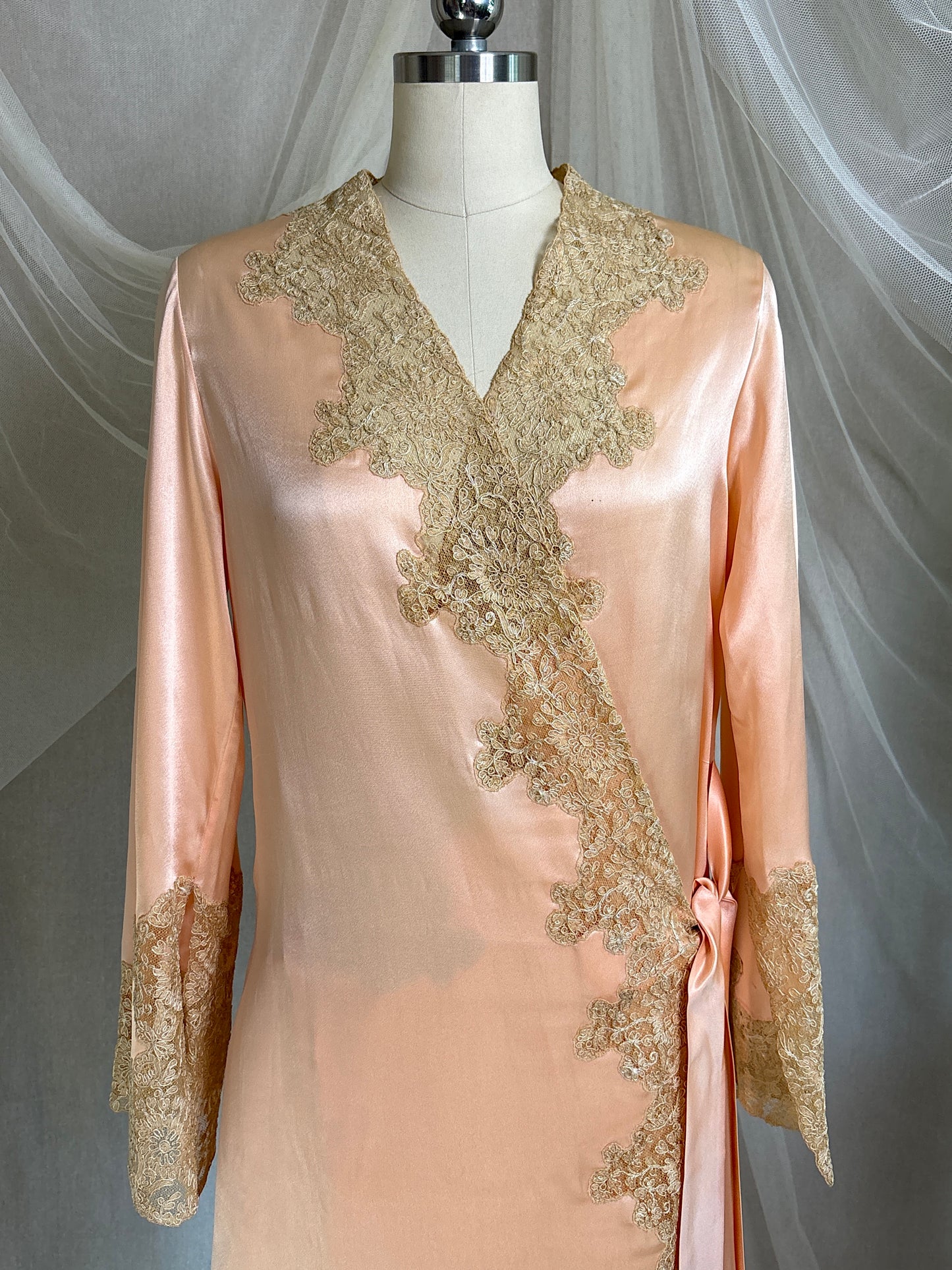 Antique 1920's Dressing Gown - Light Rose Pink Silk Satin with Gold Alençon Lace | S, M
